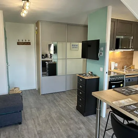 Apartmán 3 Pers Refait A Neuf Pres Plage/thalasso A Cabourg, Balcon, Cuisine Equipee - Fr-1-487-366 *